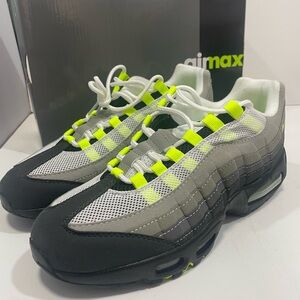 Nike Authentic Sneakers